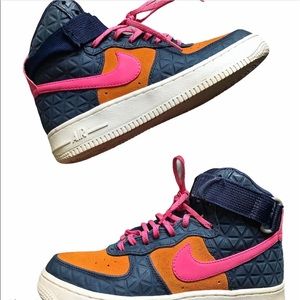 AF1 HIGHTOP MENS SIZE 6 WOMEN 8 US